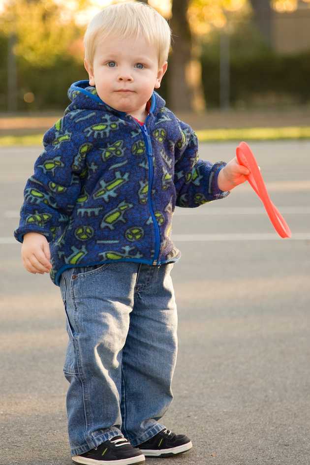 Alex and a Frisbee