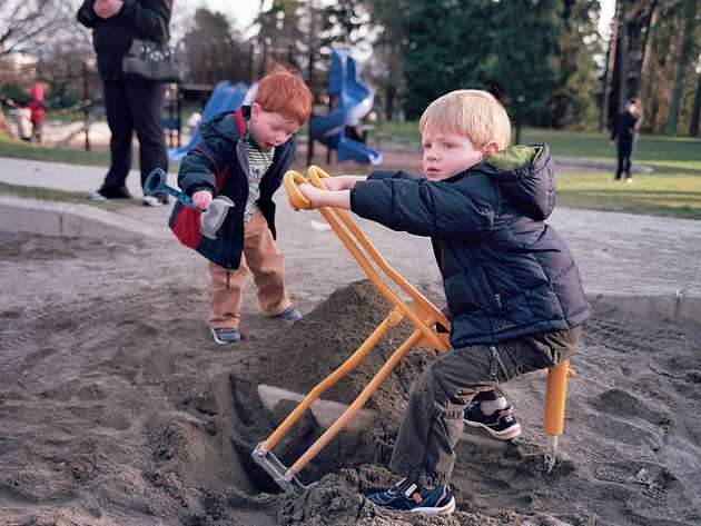 Boys, Digging